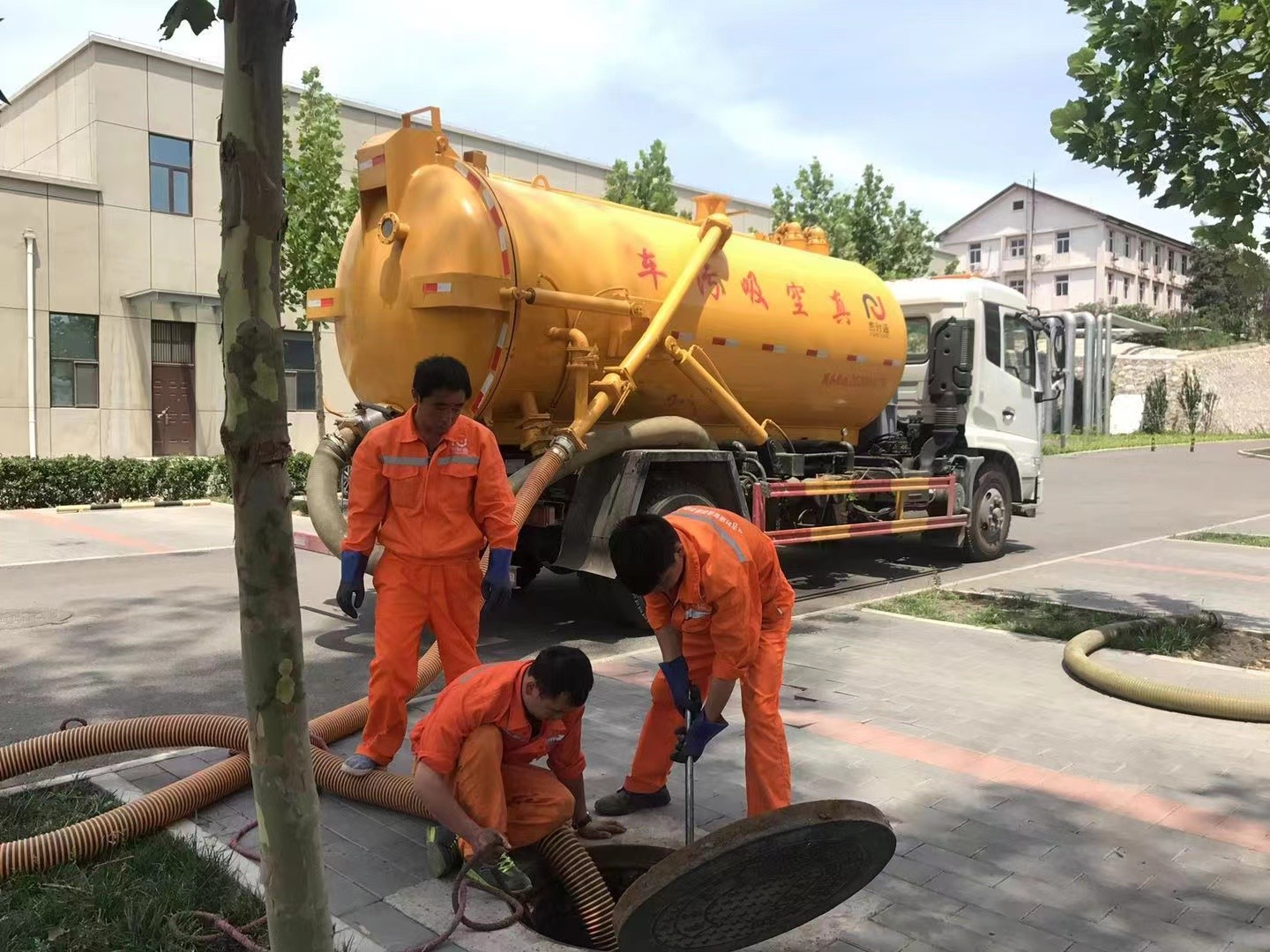 荆门化粪池清理与5-8吨吸粪车施工效率分析